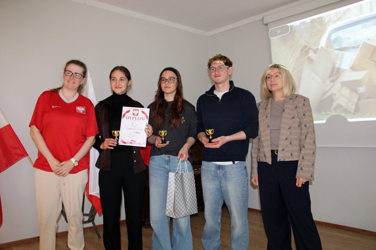 30-04-2026r-quiz-z-okazji-swieta-flagi-w-zsap-691142.jpg