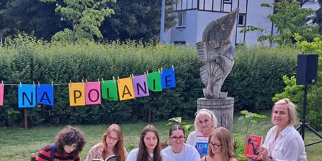 Powiększ grafikę: akcja-czytanie-na-polanie-2026r-703572.jpg