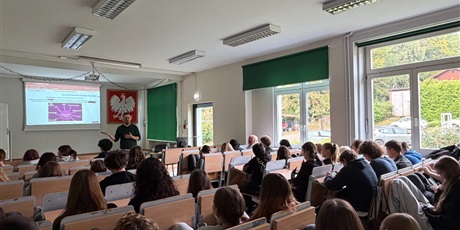 Powiększ grafikę: odporni-na-dezinformacje-warsztaty-edukacyjne-716629.jpg