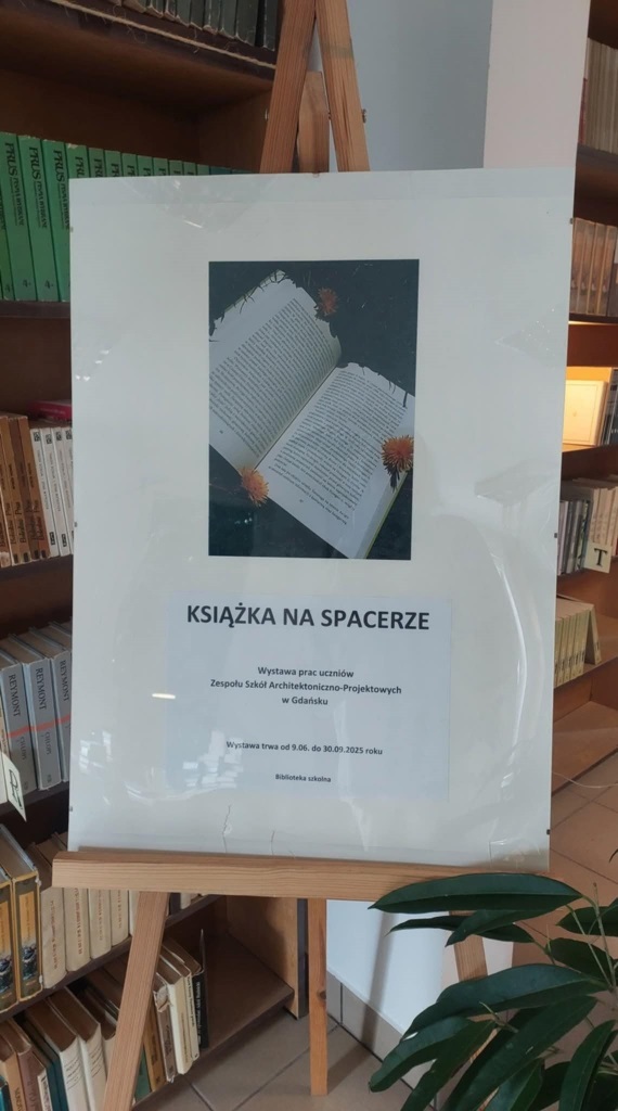 zapraszamy-na-wystawe-ksiazka-na-spacerze-626127.jpg