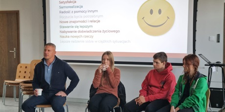 Uczniowie klasy 2AK odwiedzili Hospicjum św. Ojca Pio w Pucku